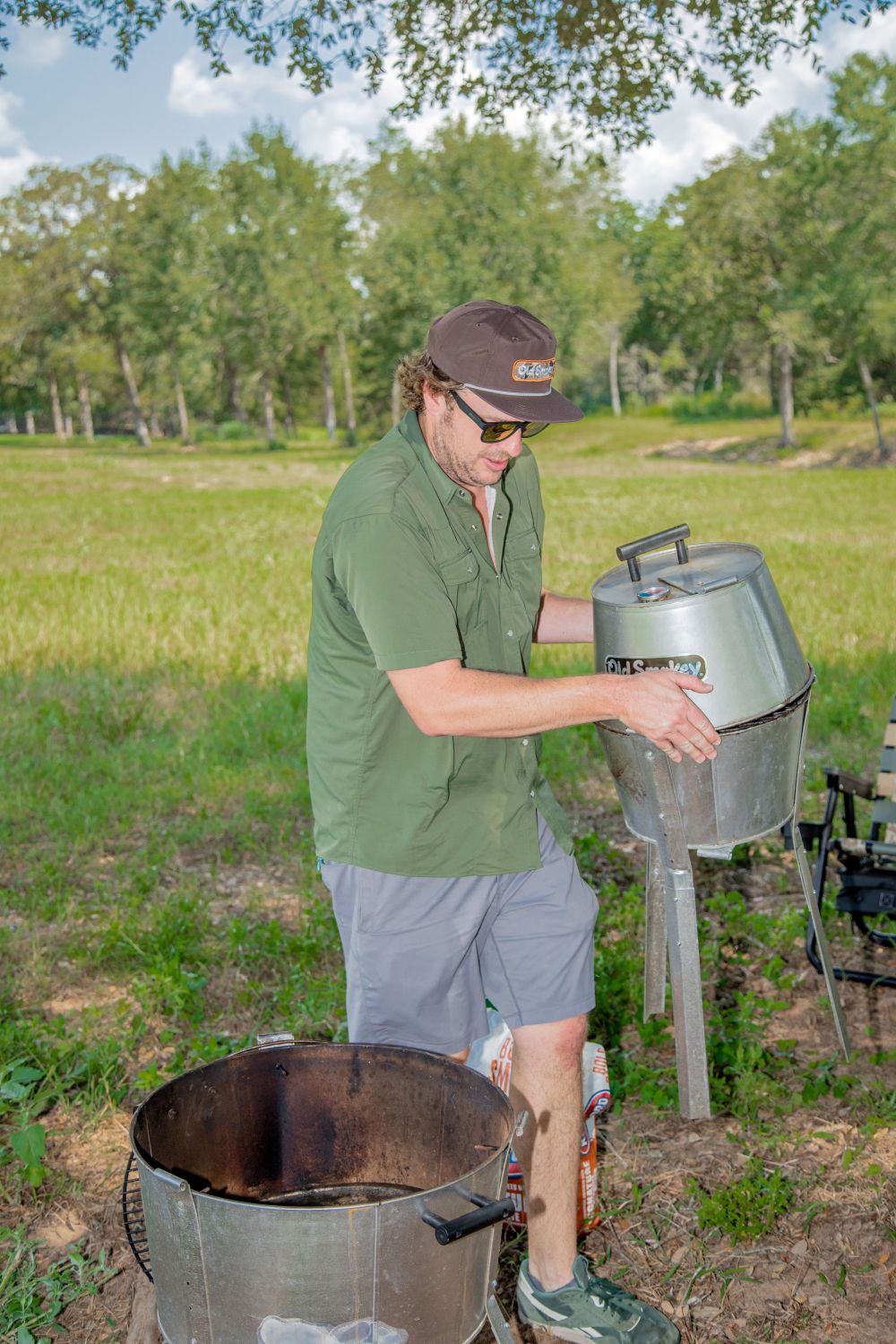 #14 Old Smokey Charcoal Grill